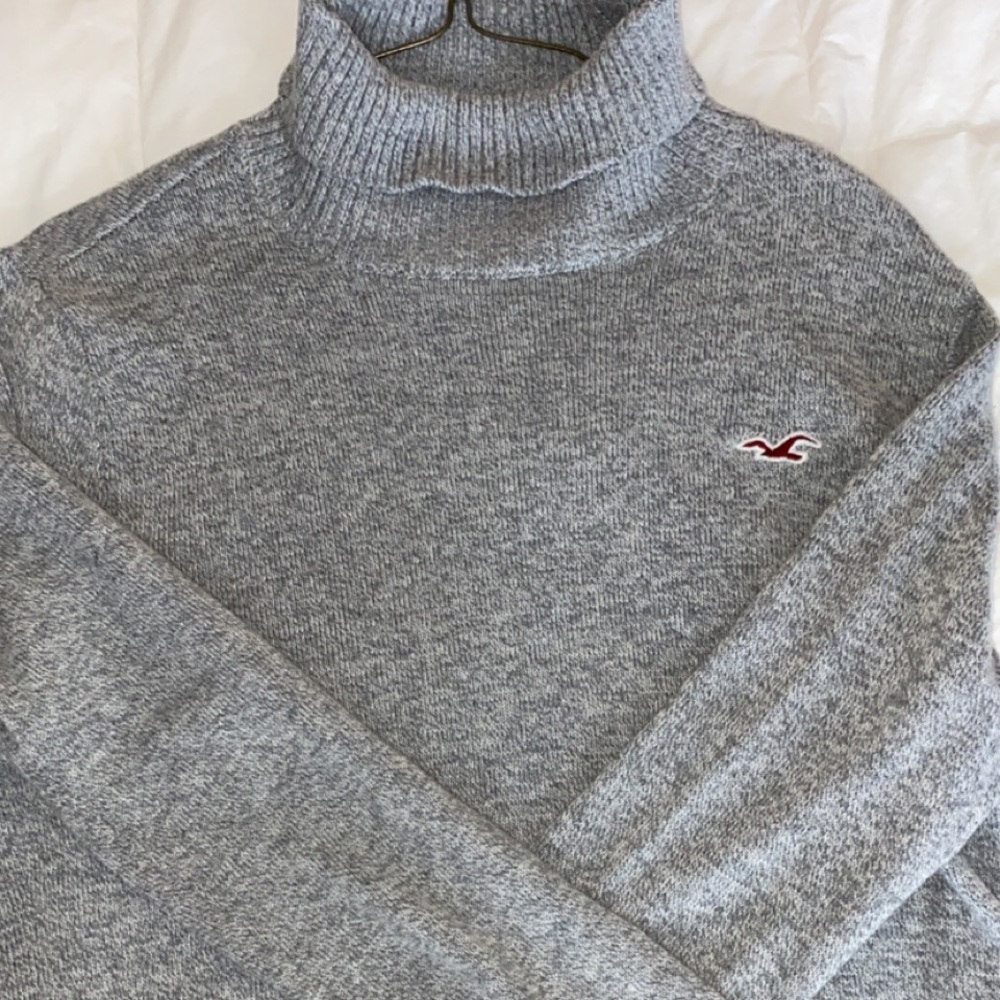 Hollister long sleeve 😎